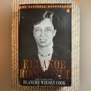 📖 free with any purchase 👀